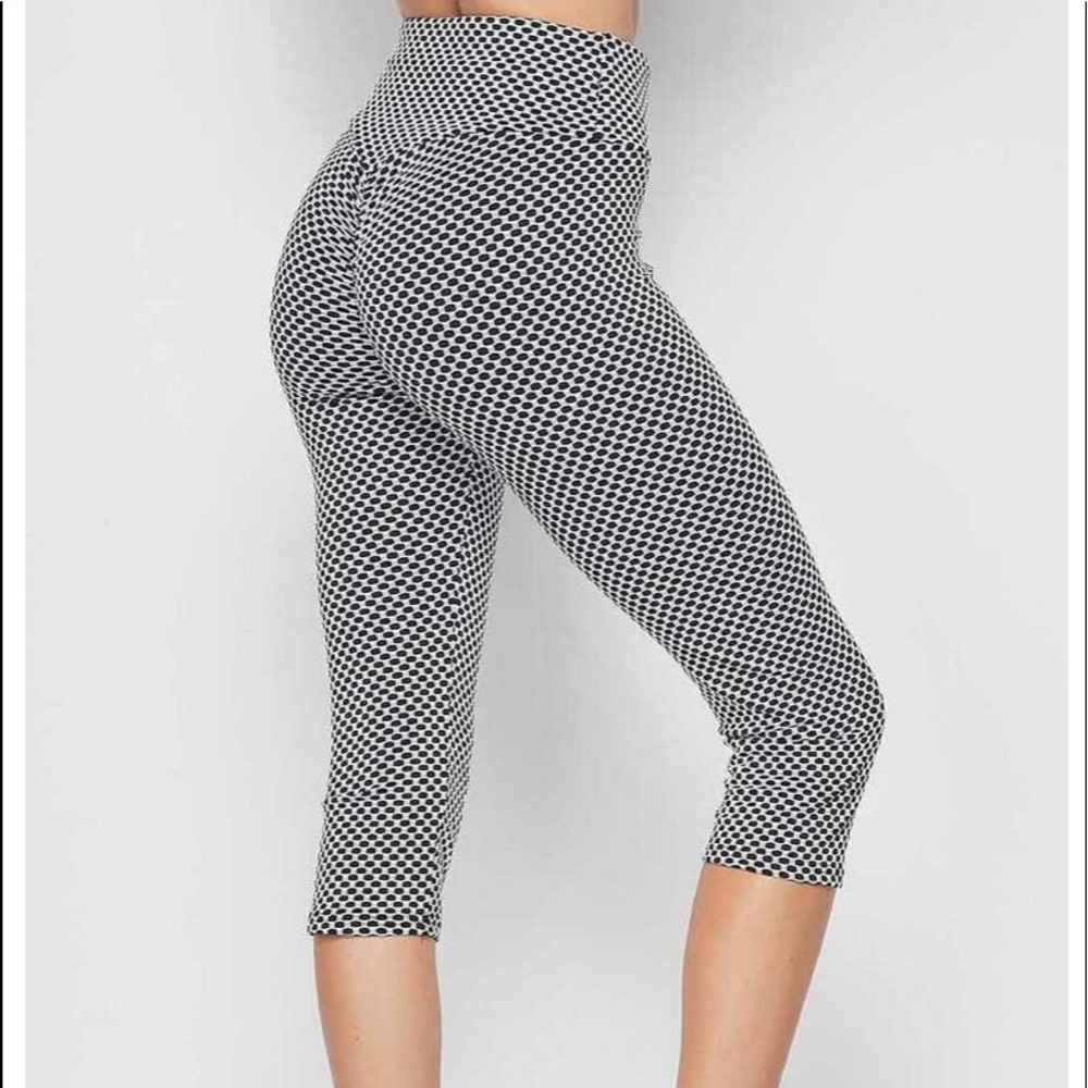 🎉Host Pick 🎉SCRUNCH BUTT SCULPTING CAPRI